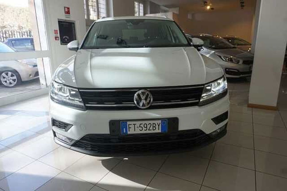 Volkswagen Tiguan 2.0 TDI SCR DSG 4MOTION Business BMT  del 2019 usata a Bologna (2)