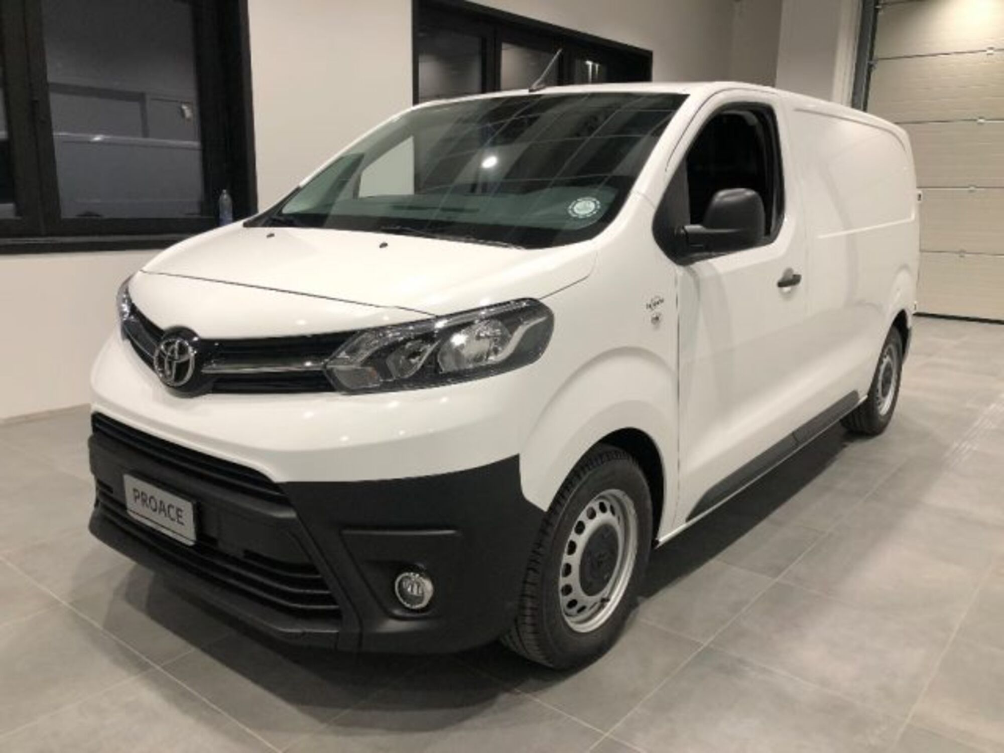 Toyota Proace 1.5D 120CV S&amp;S PL-TN Furgone Medium 5p.10q Comfort  nuova a Cuneo