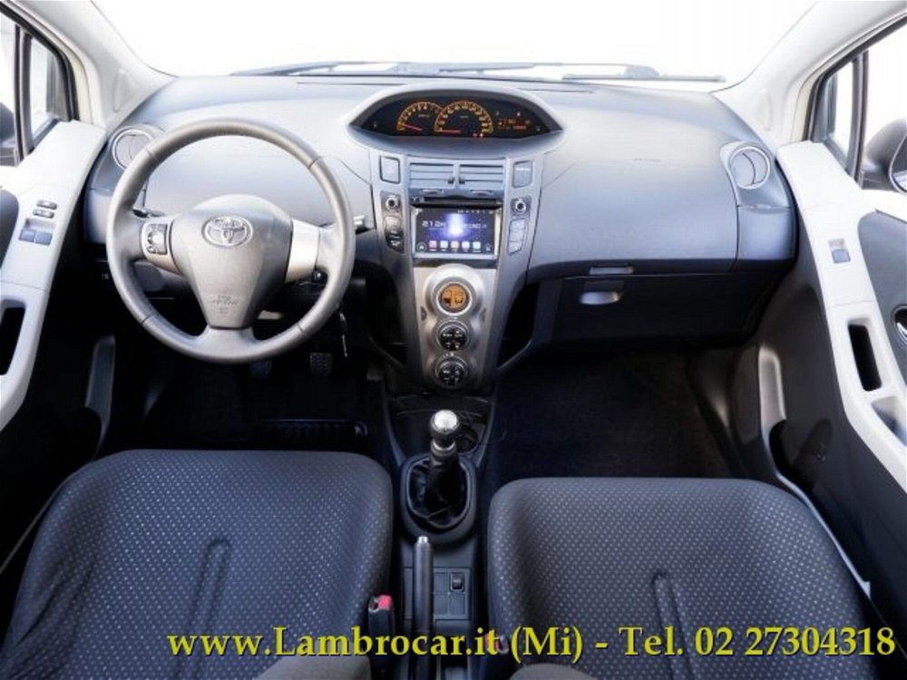 Toyota Yaris 1.0 5 porte  del 2011 usata a Cologno Monzese (3)