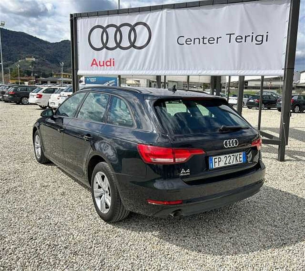 Audi A4 Avant 2.0 TDI 150 CV ultra Business  del 2018 usata a Lucca (2)