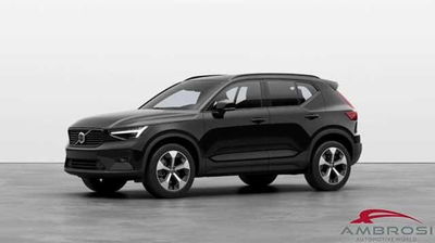 Volvo XC40 B3 automatico Ultimate Dark  nuova a Viterbo