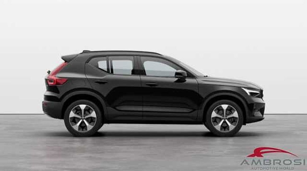 Volvo XC40 nuova a Viterbo (2)