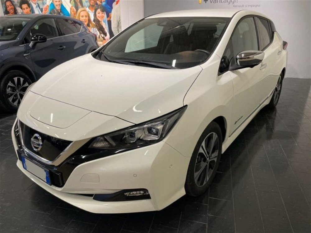 Nissan Leaf Tekna 40 kWh  del 2021 usata a Rimini (3)