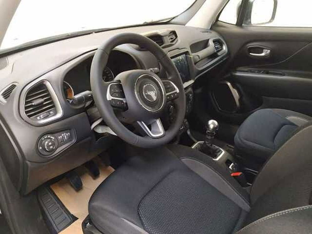 Jeep Renegade nuova a Cuneo (13)