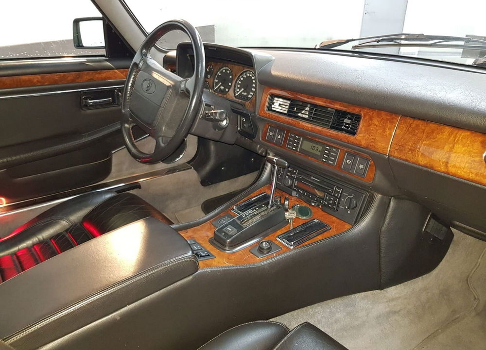 Jaguar XJS usata a Como (11)