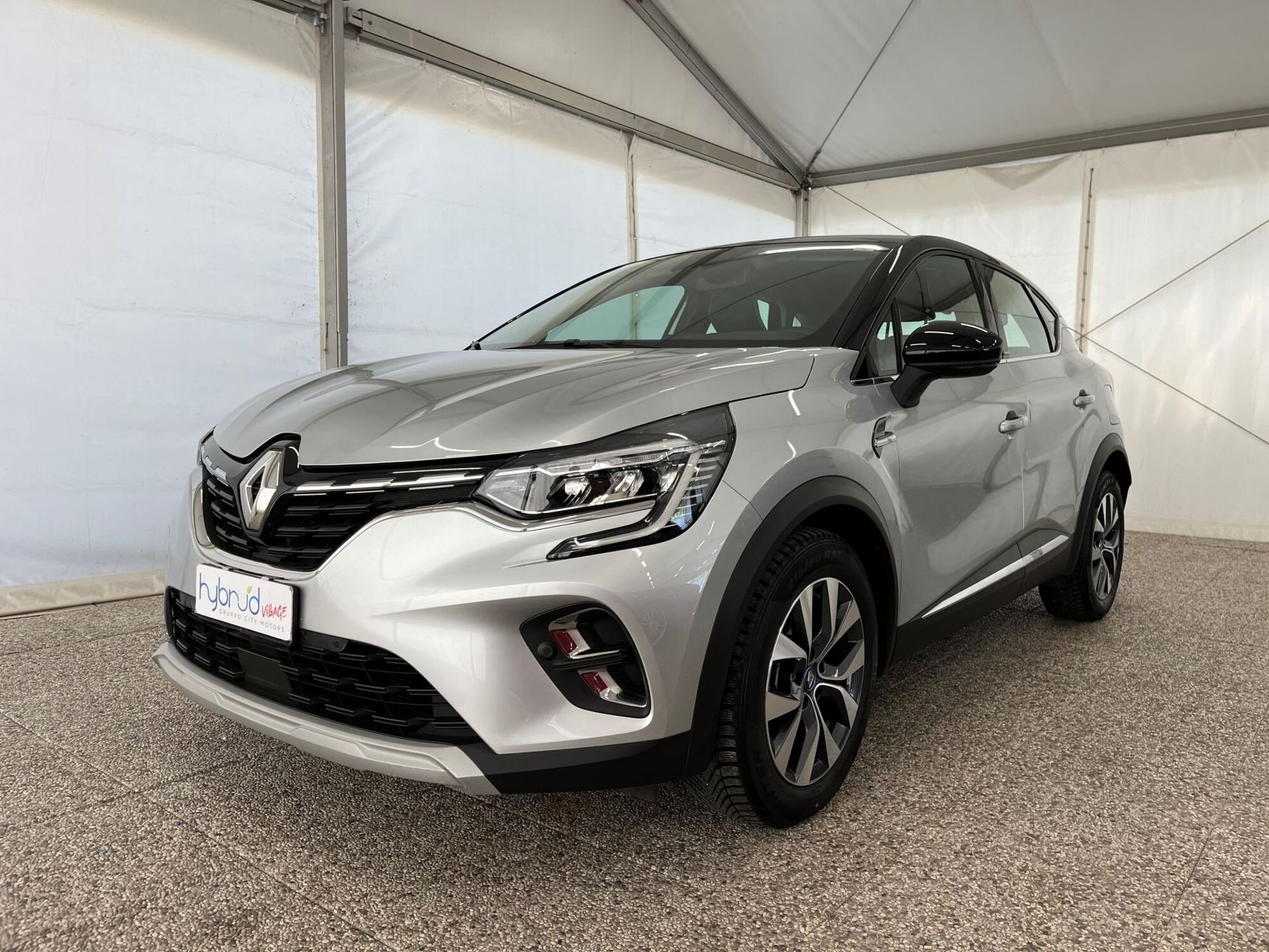 Renault Captur Plug-in Hybrid E-Tech 160 CV Intens  del 2020 usata a Monza