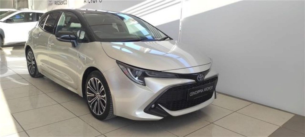 Toyota Corolla 2.0 Hybrid Style  del 2019 usata a Bari (3)