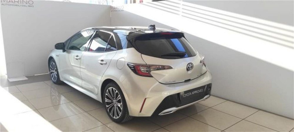 Toyota Corolla 2.0 Hybrid Style  del 2019 usata a Bari (5)