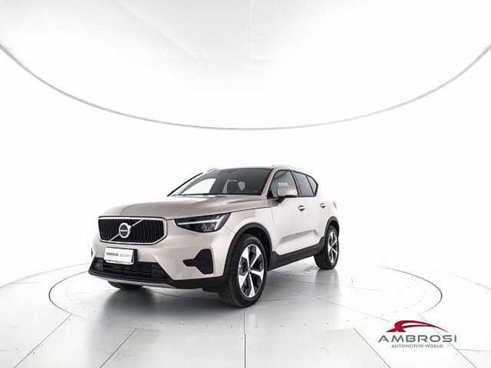 Volvo XC40 B3 automatico Core  nuova a Corciano