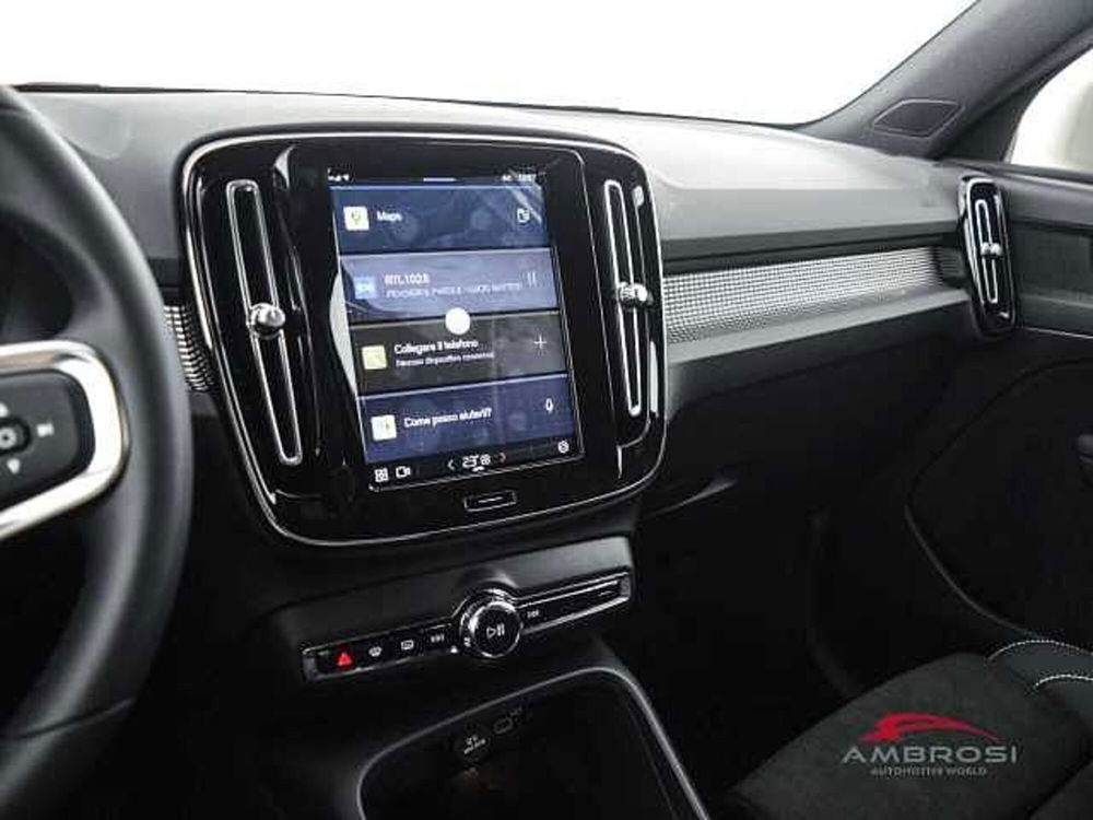 Volvo XC40 nuova a Perugia (18)