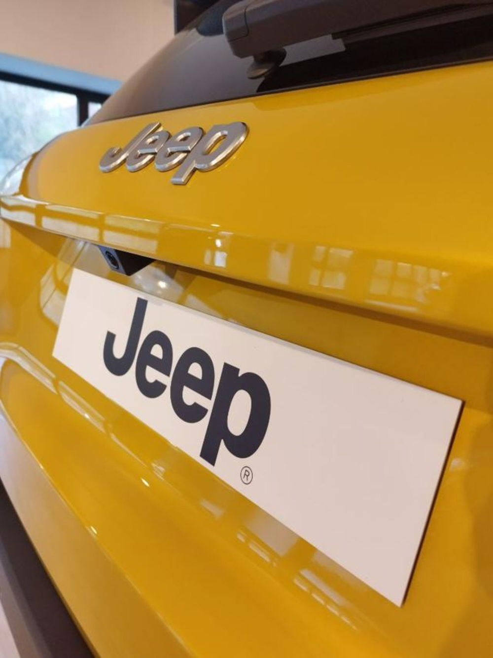 Jeep Avenger nuova a Aosta (17)