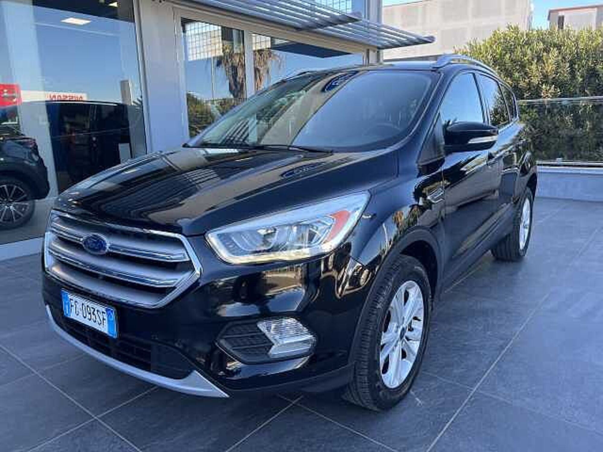 Ford Kuga 2.0 TDCI 150 CV S&amp;S 2WD Titanium  del 2017 usata a Monopoli