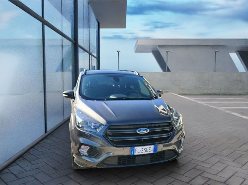 Ford Kuga 2.0 TDCI 180 CV S&amp;S 4WD Powershift ST-Line  del 2017 usata a Rende