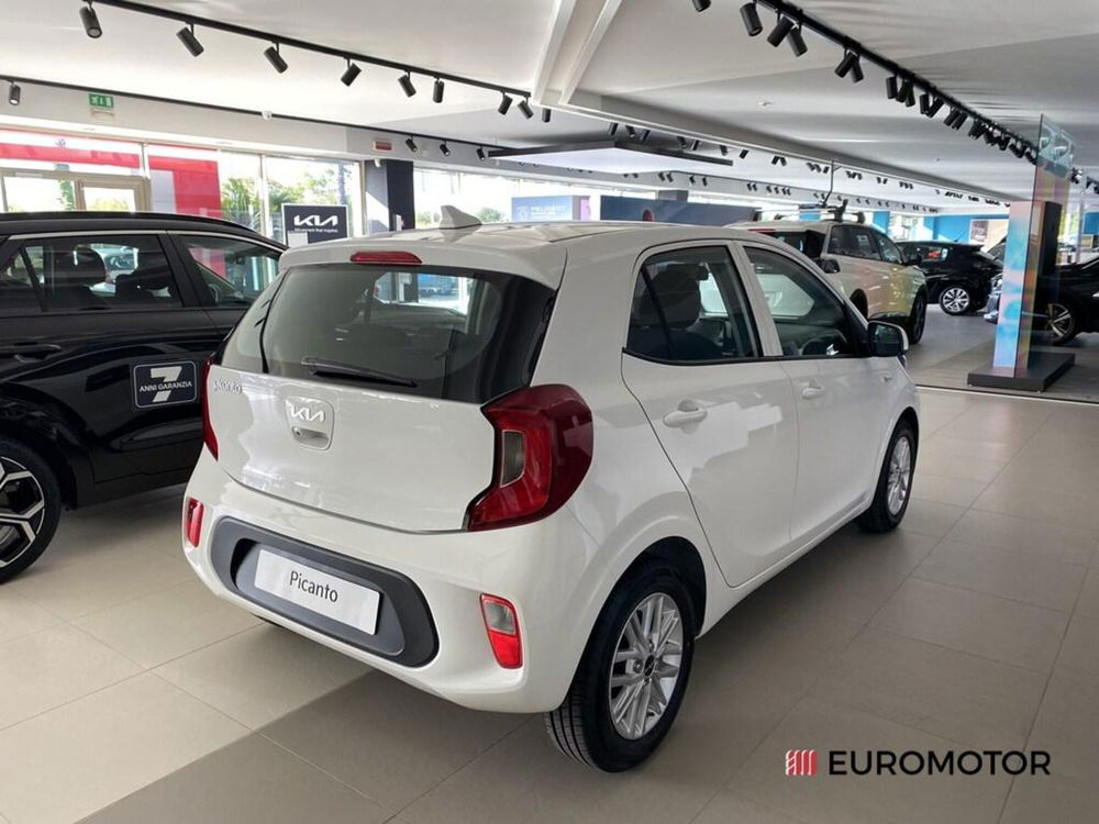 Kia Picanto nuova a Bari (6)