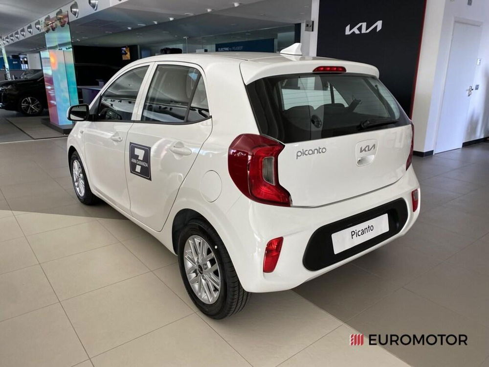 Kia Picanto nuova a Bari (9)