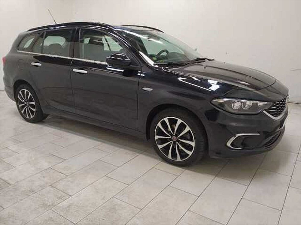 Fiat Tipo Station Wagon Tipo 1.6 Mjt S&S SW Lounge  del 2017 usata a Cuneo (3)