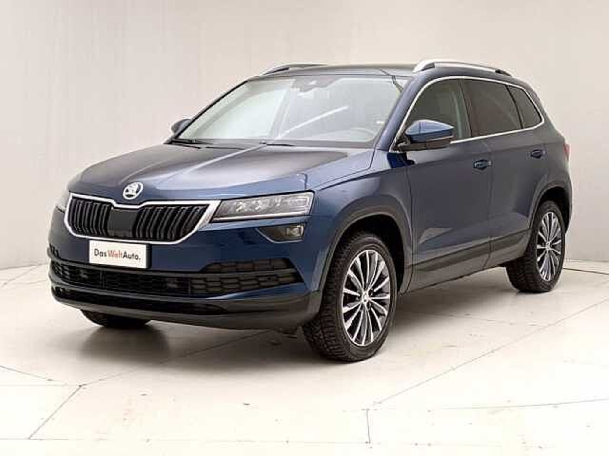 Skoda Karoq 2.0 TDI SCR 4x4 DSG SportLine  del 2019 usata a Pesaro