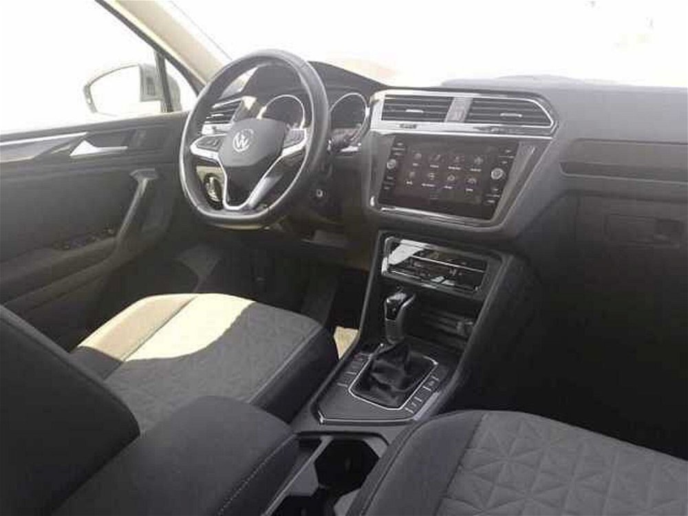 Volkswagen Tiguan 2.0 TDI 150 CV SCR DSG Life del 2021 usata a Pesaro (5)