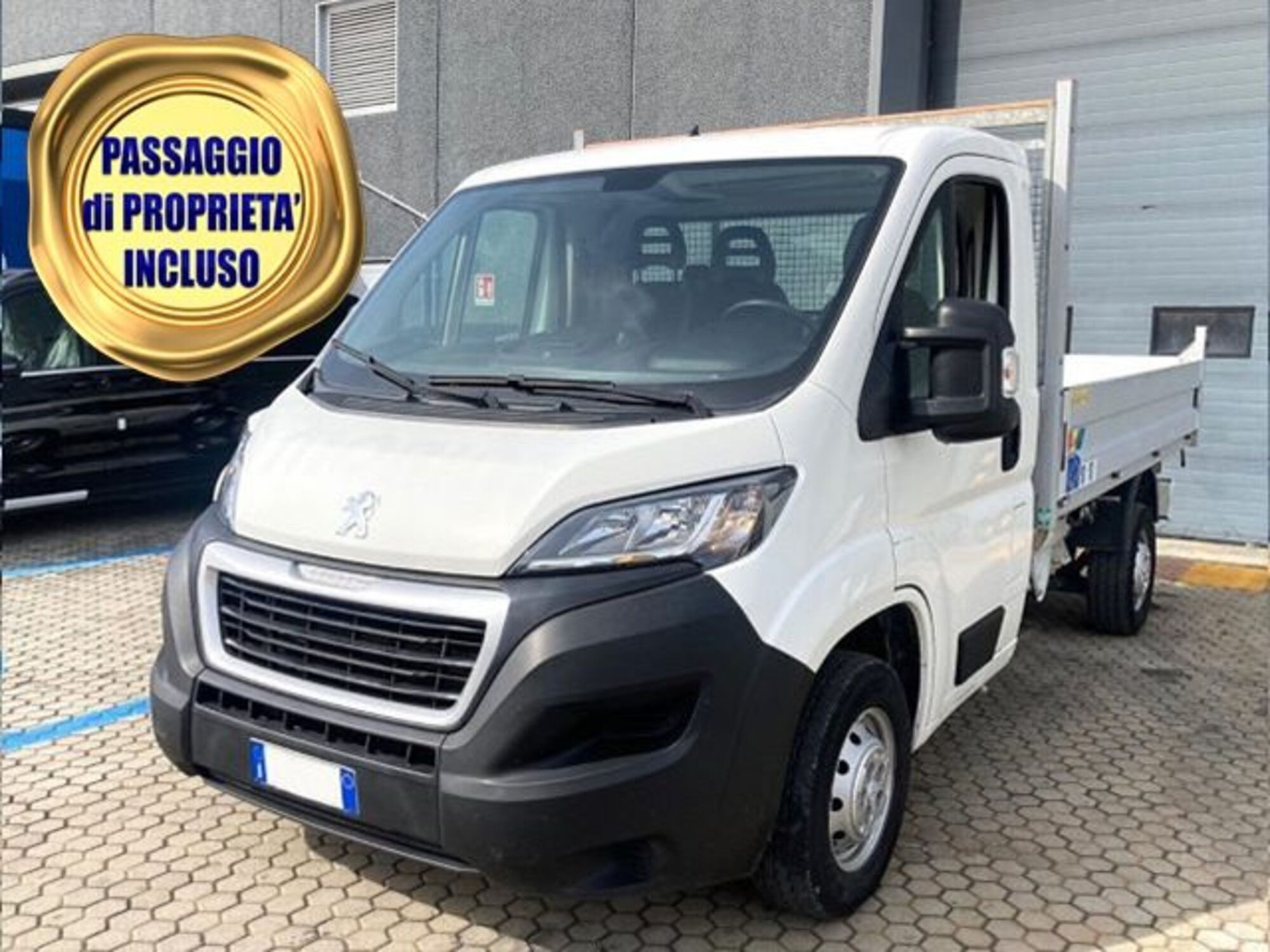 Peugeot Boxer Telaio 335 2.0 BlueHDi 130CV PM Cassonato Ribaltabile Tril. del 2019 usata a Filago