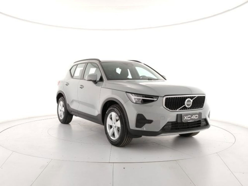 Volvo XC40 nuova a Modena (6)