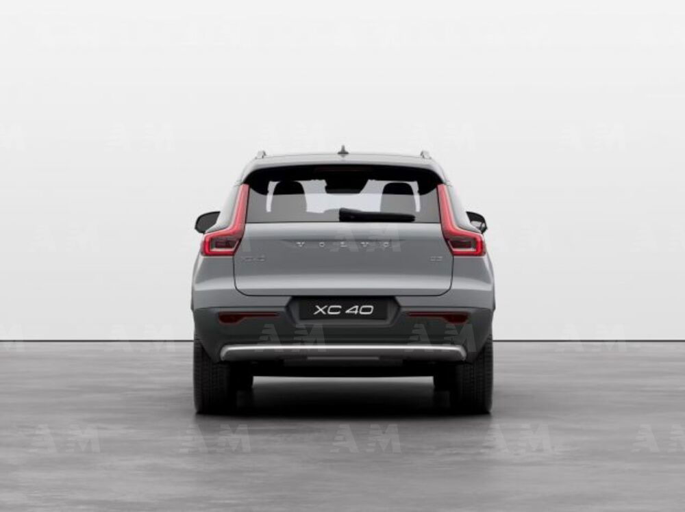 Volvo XC40 B3 automatico Core  nuova a Modena (5)