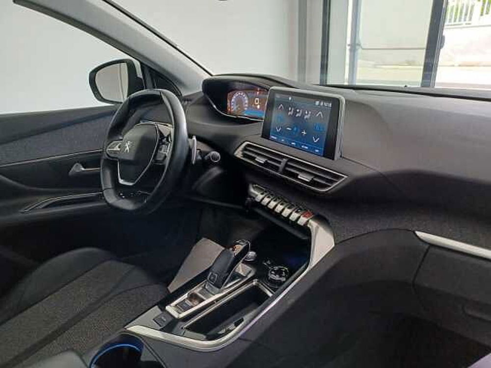 Peugeot 3008 usata a Lecce (17)