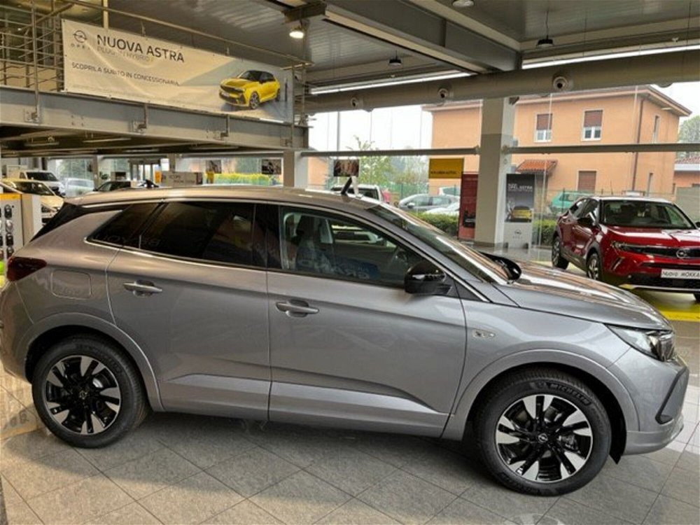 Opel Grandland 1.5 diesel Ecotec aut. Business Elegance  nuova a Merate (4)