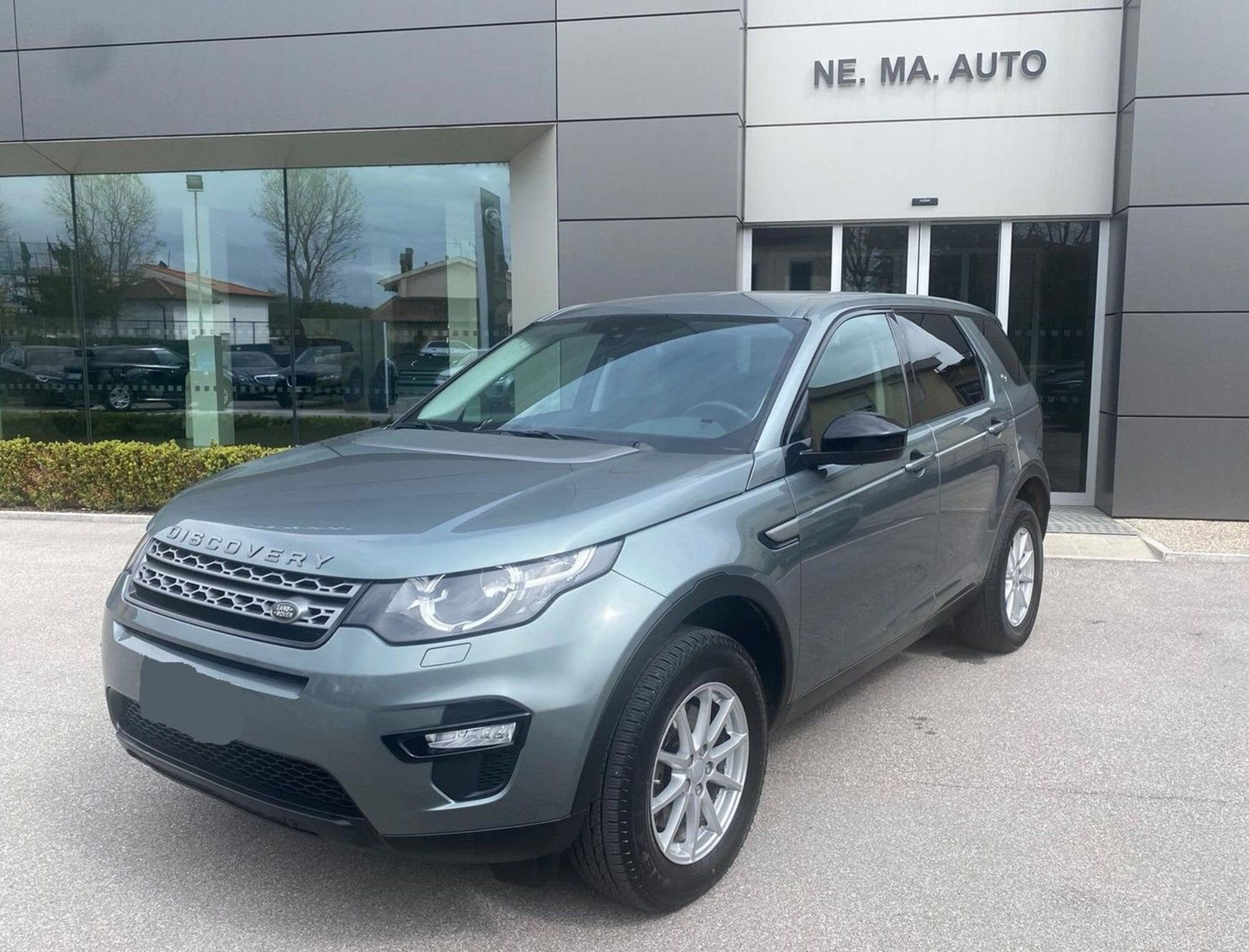 Land Rover Discovery Sport 2.0 TD4 150 CV Pure  del 2018 usata a Pontedera