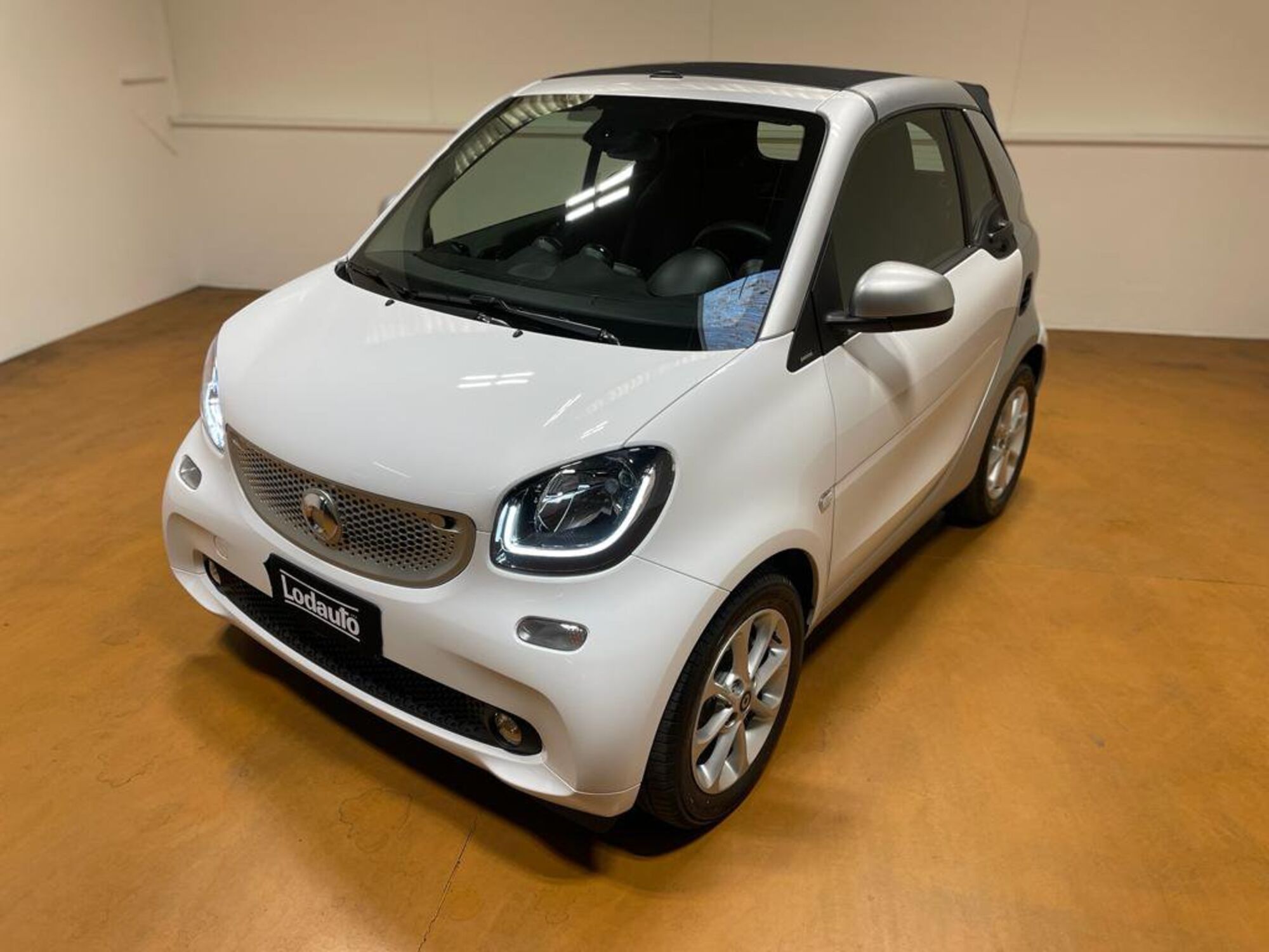 Vendo smart fortwo Cabrio 90 0.9 Turbo twinamic cabrio Passion usata a  Bergamo (codice 12093185) 