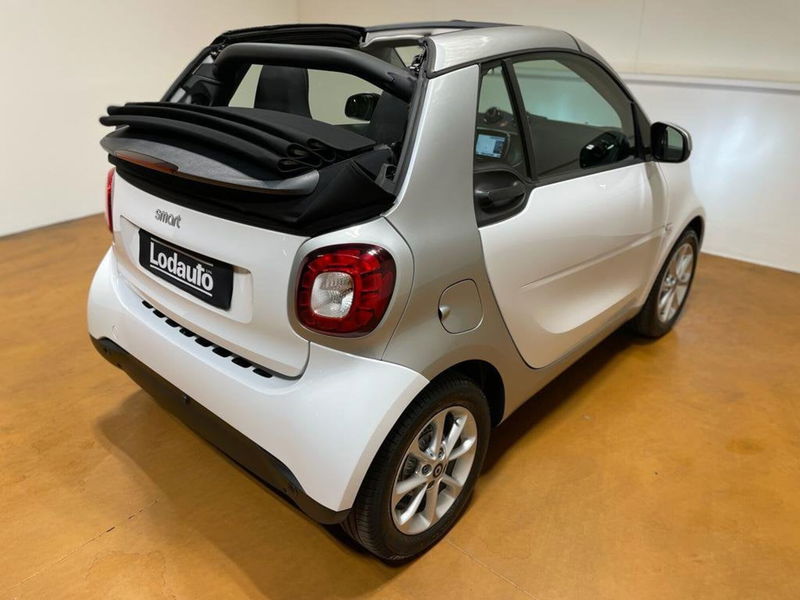 Vendo smart fortwo Cabrio 90 0.9 Turbo twinamic cabrio Passion usata a  Bergamo (codice 12093185) 