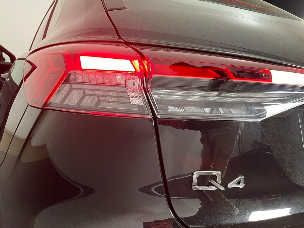 Audi Q4 Q4 40 e-tron S line edition nuova a Martina Franca (4)