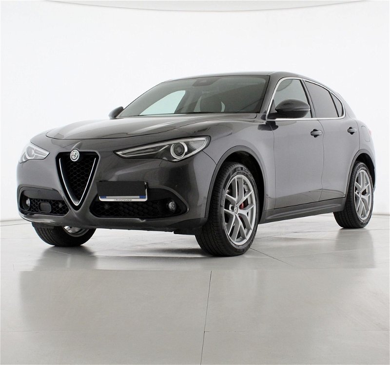 Alfa Romeo Stelvio Stelvio 2.2 Turbodiesel 210 CV AT8 Q4 Executive my 17 del 2019 usata a Bastia Umbra
