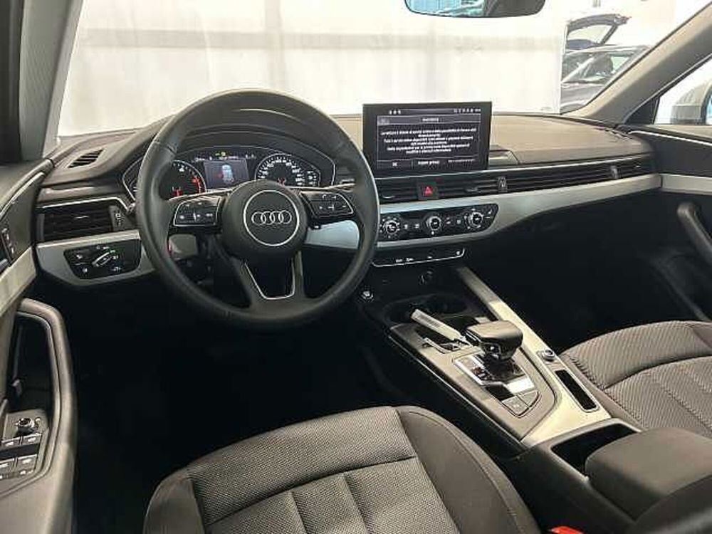 Audi A4 Avant 30 TDI/136 CV S tronic Business  del 2021 usata a Lucca (3)