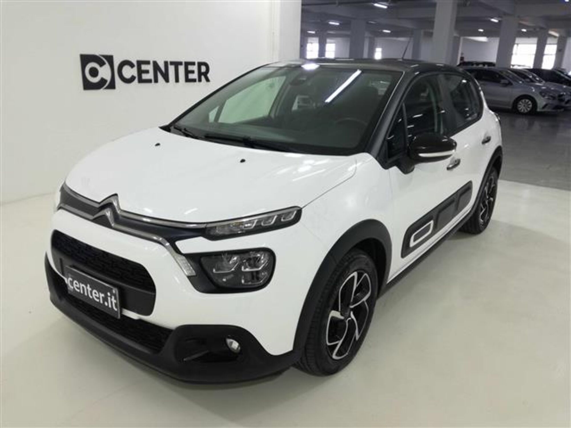 Citroen C3 BlueHDi 100 S&amp;S Shine  del 2021 usata a Napoli