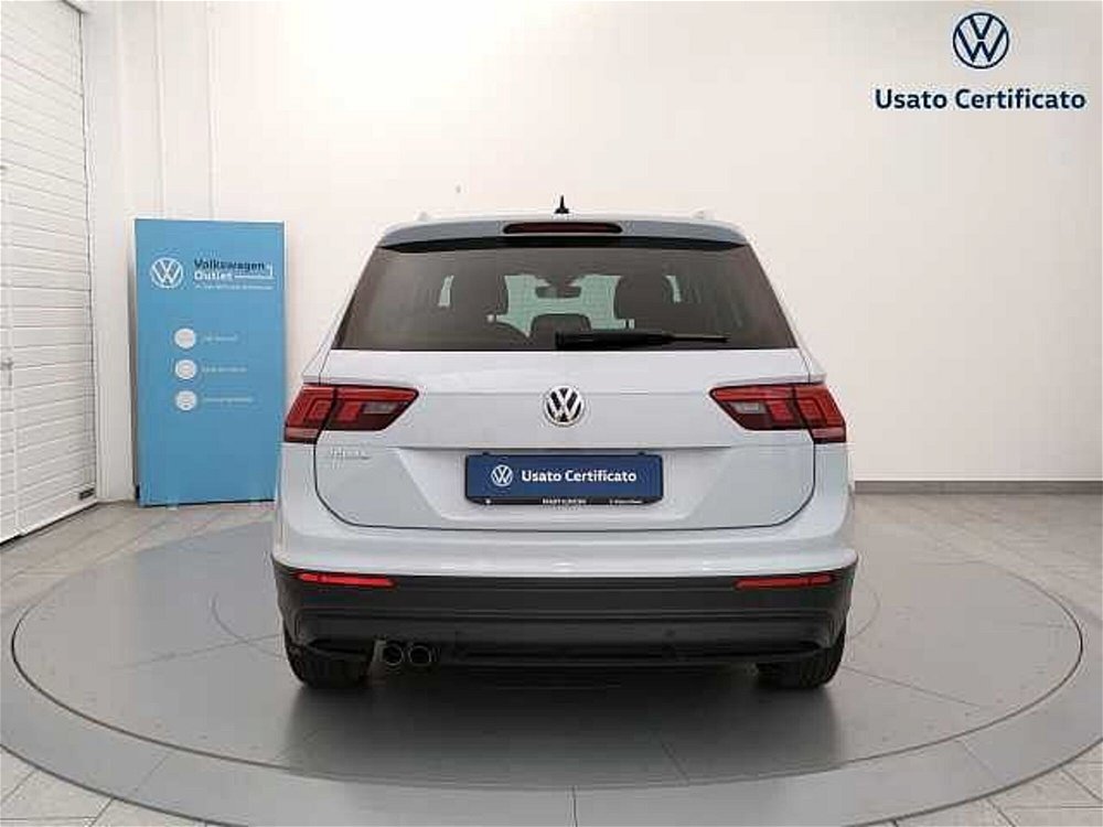 Volkswagen Tiguan 2.0 TDI SCR Business BlueMotion Technology  del 2019 usata a Busto Arsizio (4)