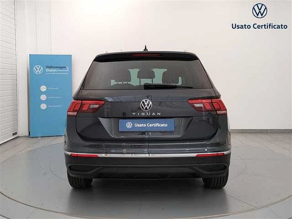 Volkswagen Tiguan 2.0 TDI 150 CV SCR DSG Life del 2021 usata a Busto Arsizio (4)