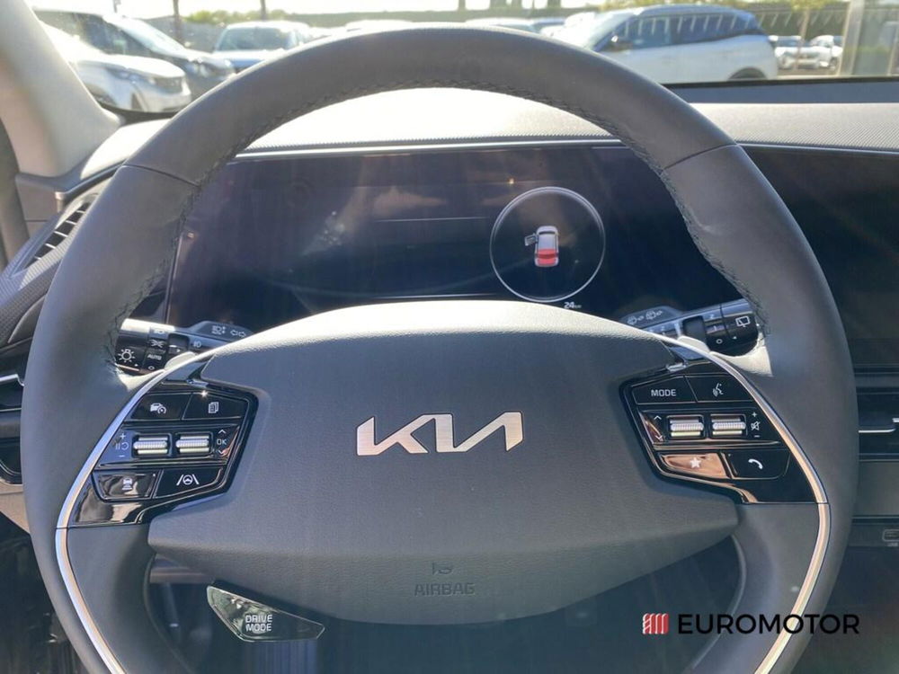 Kia Niro nuova a Bari (15)