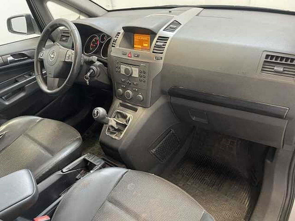 Opel Zafira usata a Napoli (7)