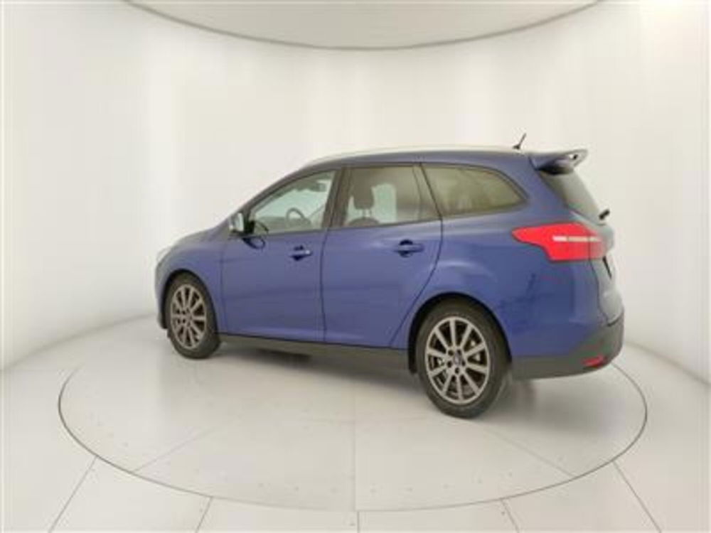 Ford Focus Station Wagon 1.5 TDCi 120 CV Start&Stop Powershift SW Business del 2016 usata a Bari (4)