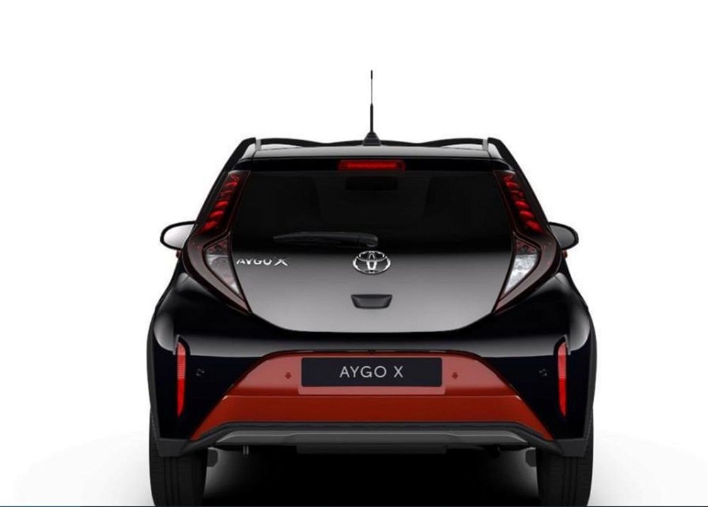 Toyota Aygo X 1.0 VVT-i 72 CV 5 porte Trend S-CVT nuova a Monza (5)