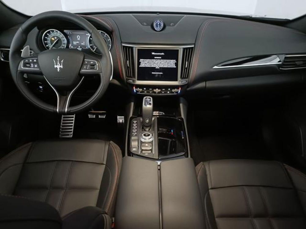 Maserati Levante nuova a Perugia (15)