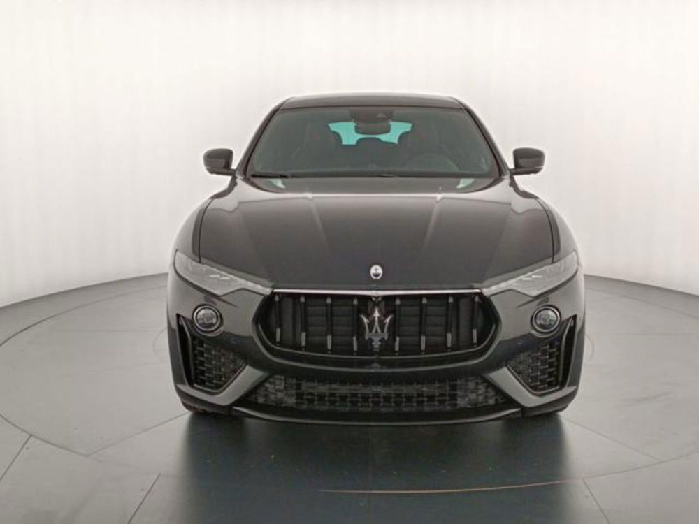 Maserati Levante nuova a Perugia (2)