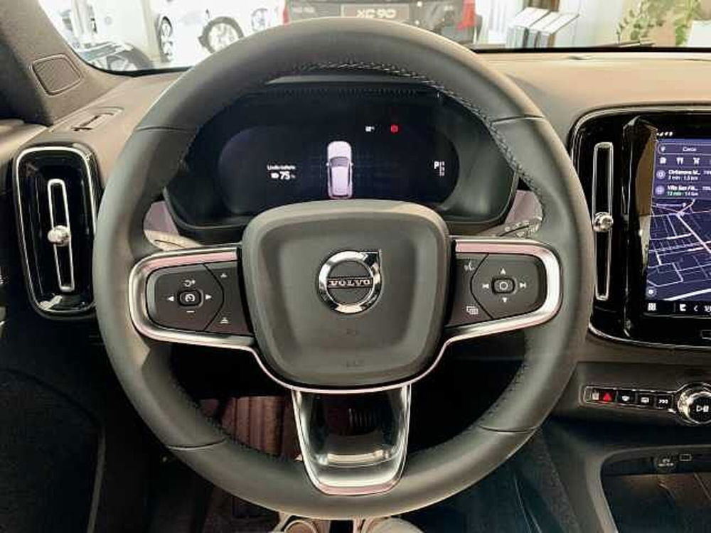 Volvo XC40 nuova a Macerata (10)