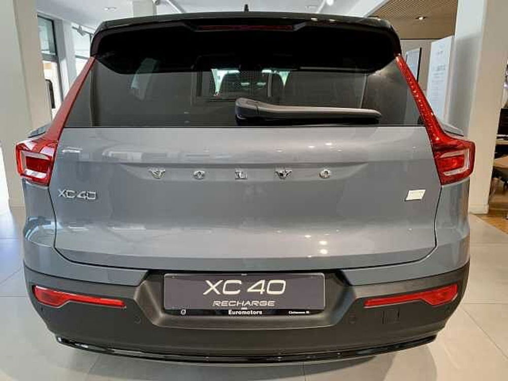 Volvo XC40 nuova a Macerata (3)