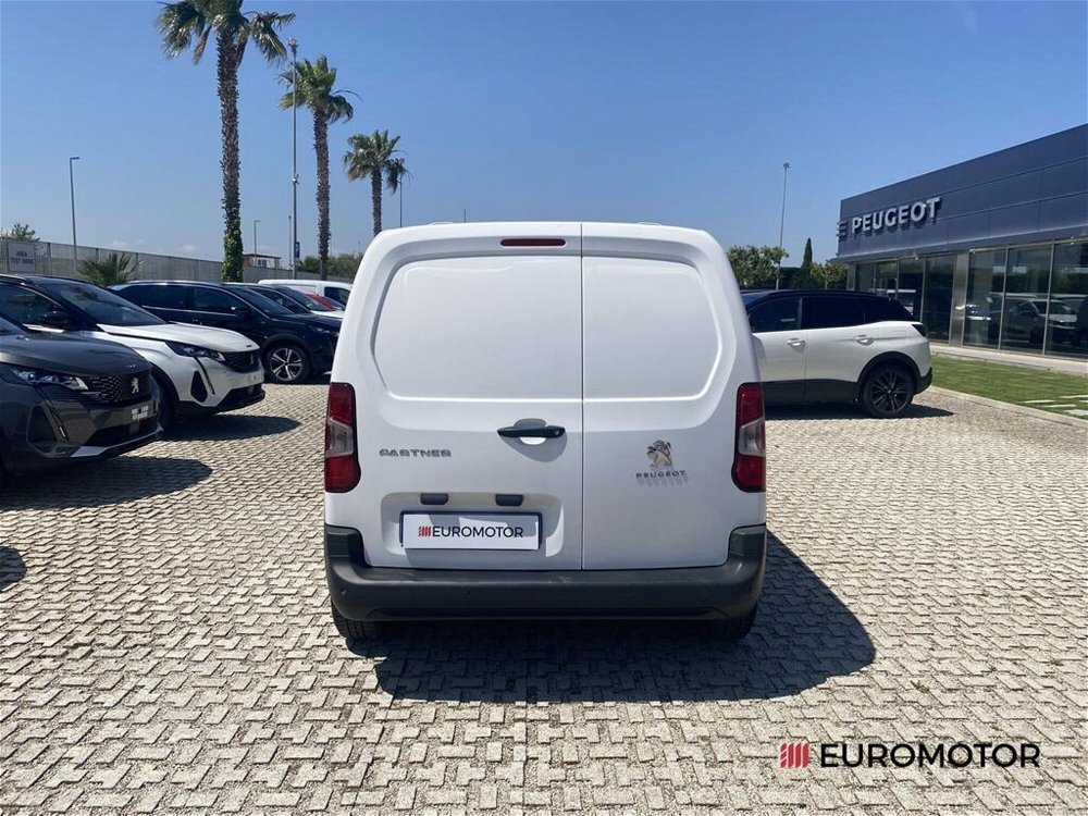 Peugeot Partner Telaio BlueHDi 100 L1 Pian.Cab. isotermico distribuzione del 2018 usata a Modugno (5)