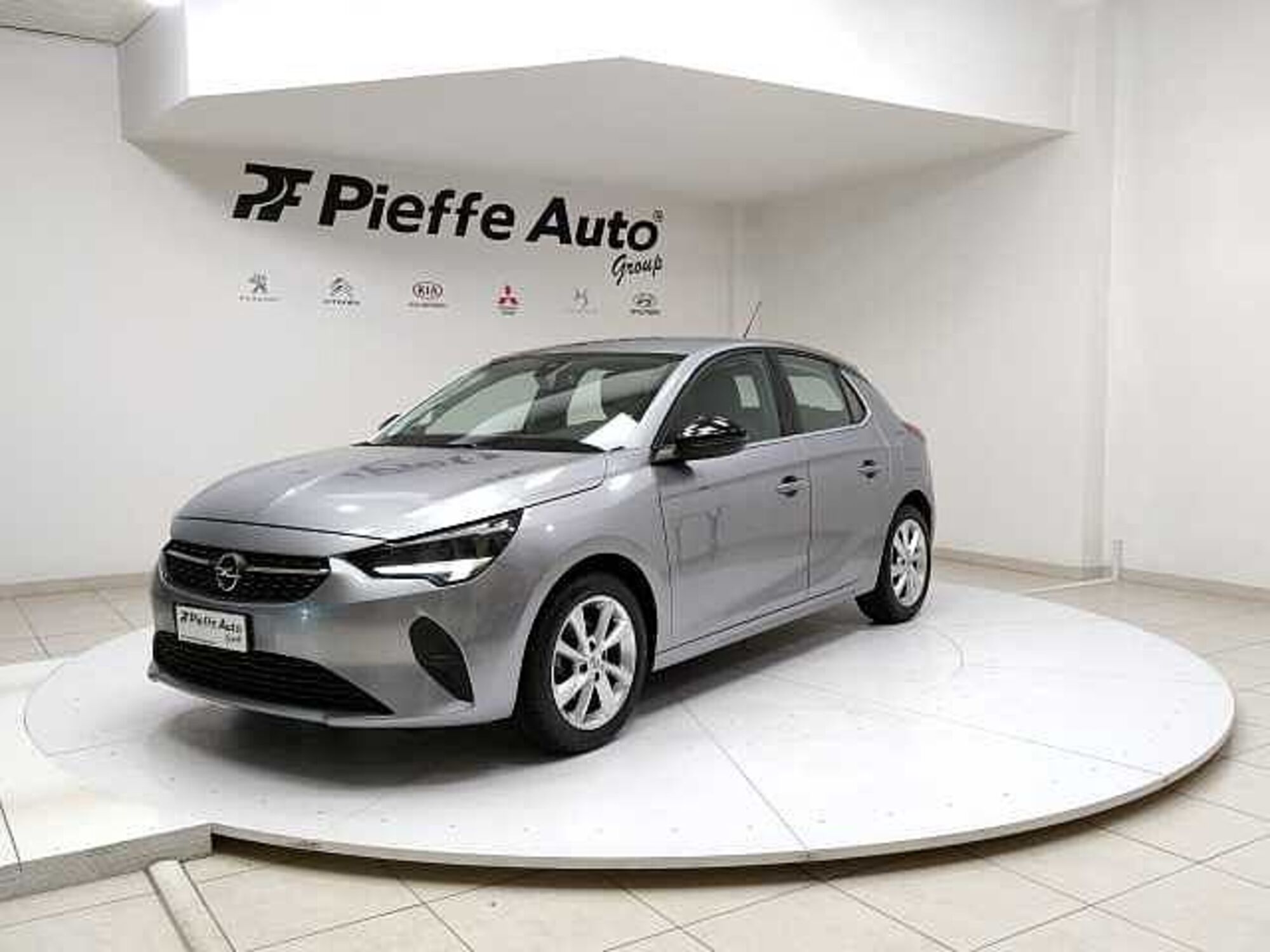 Opel Corsa 1.2 Elegance  del 2021 usata a Teramo