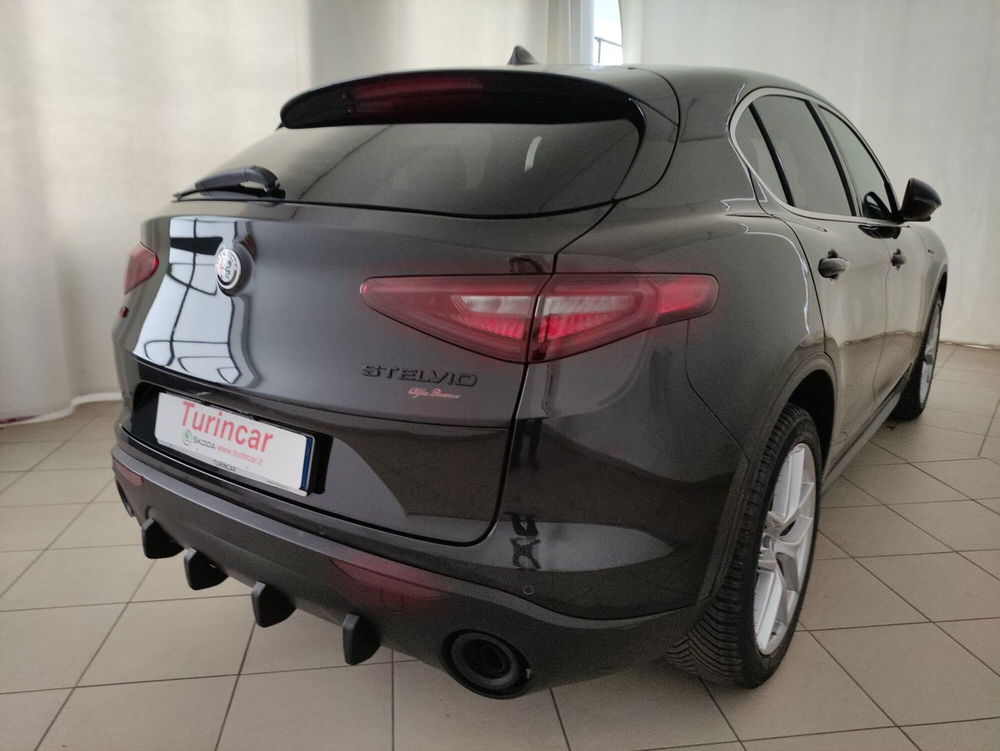 Alfa Romeo Stelvio usata a Torino (20)