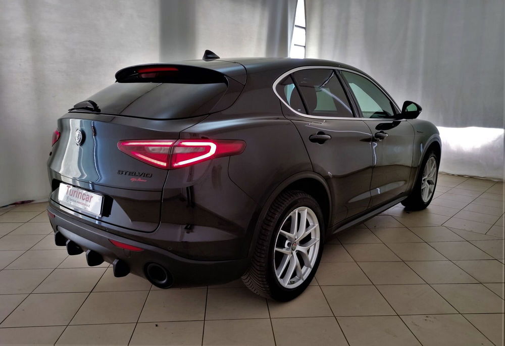 Alfa Romeo Stelvio usata a Torino (6)