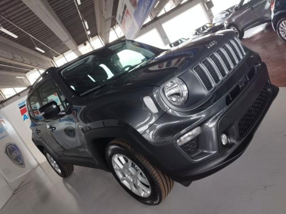 Jeep Renegade nuova a Aosta (18)