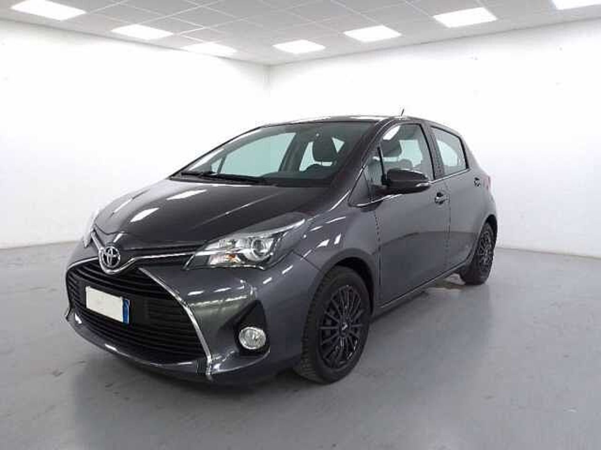 Toyota Yaris 1.0 5 porte Lounge  del 2017 usata a Cuneo